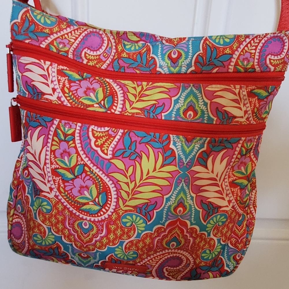 Vera Bradley cross body bag. - Picture 2 of 11